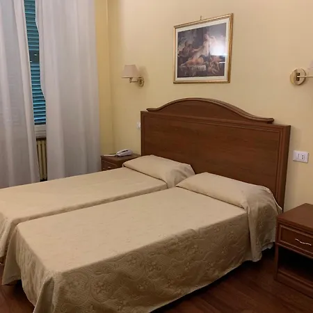 Hotel Villa Aricia-3
